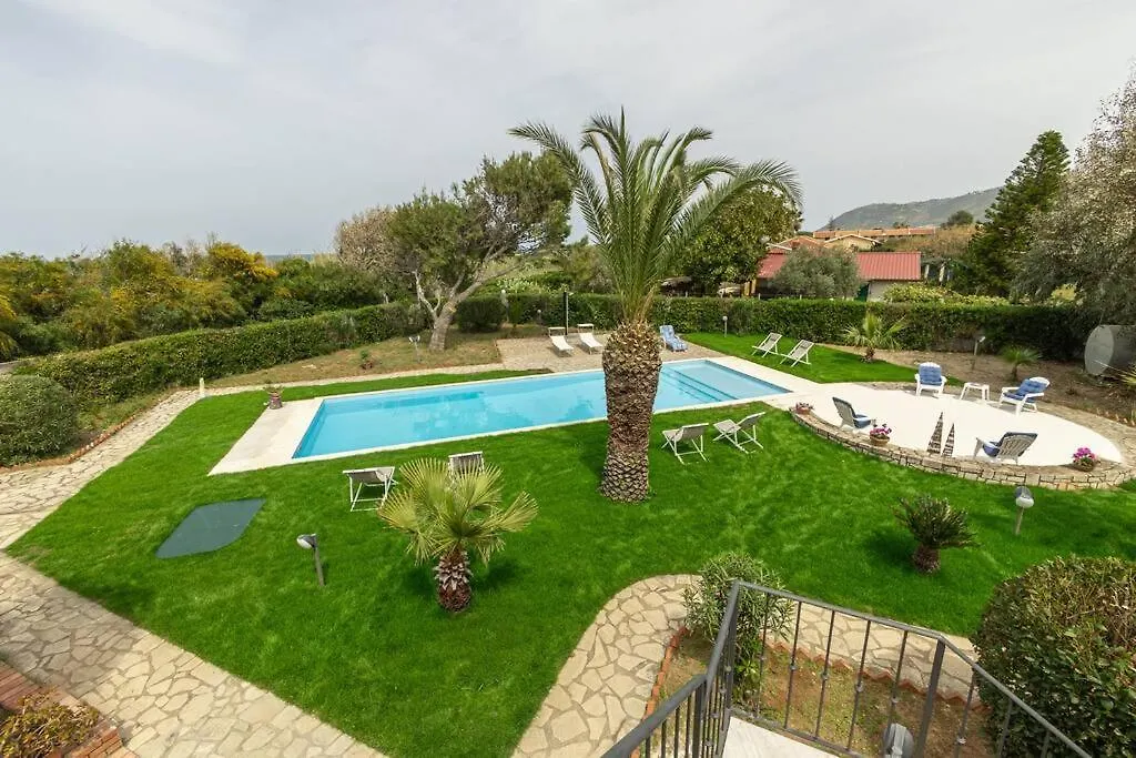 3-Casa Sul Mare Con Piscina Vicino Cefalu Campofelice Di Roccella Holiday home