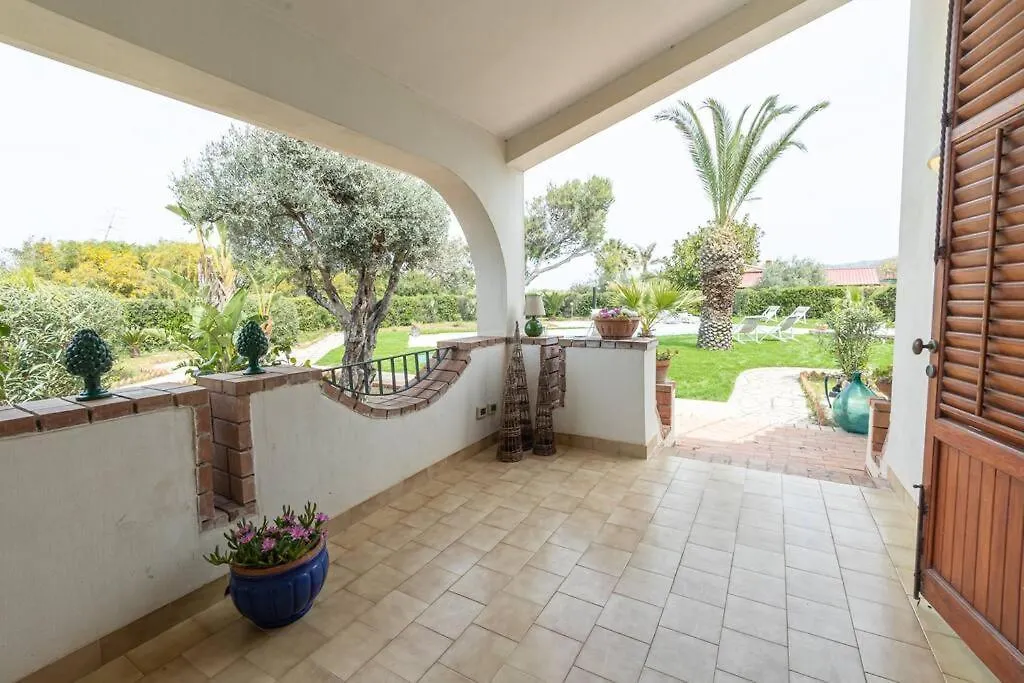 3-Casa Sul Mare Con Piscina Vicino Cefalu Campofelice Di Roccella Holiday home