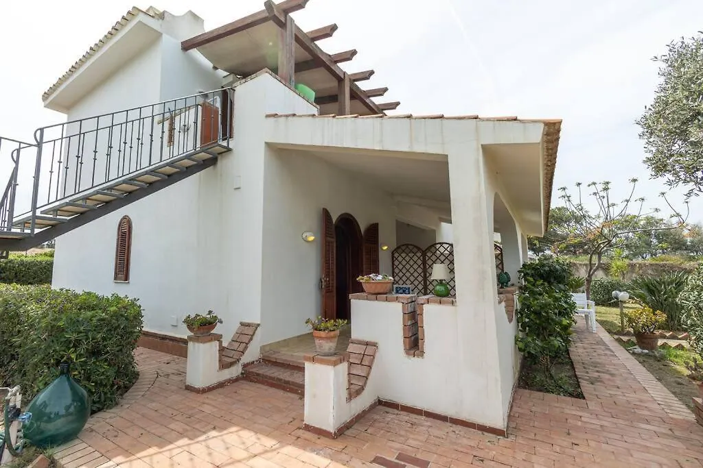 3-Casa Sul Mare Con Piscina Vicino Cefalu Campofelice Di Roccella