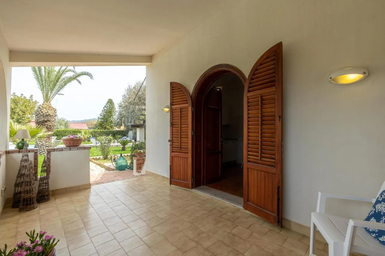 3-Casa Sul Mare Con Piscina Vicino Cefalu Campofelice Di Roccella