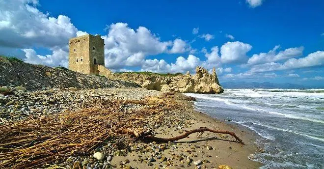 3-Casa Sul Mare Con Piscina Vicino Cefalu Campofelice Di Roccella 0*,  Italy